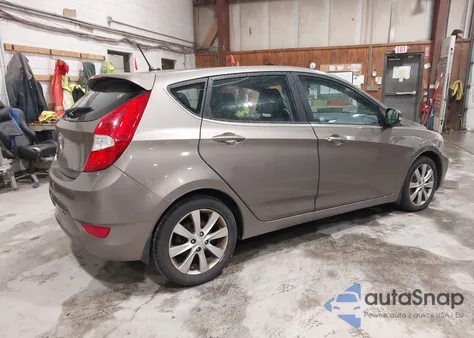 2013 Hyundai Accent Se z USA, uszkodzony, nr VIN KMHCU5AE1DU061795